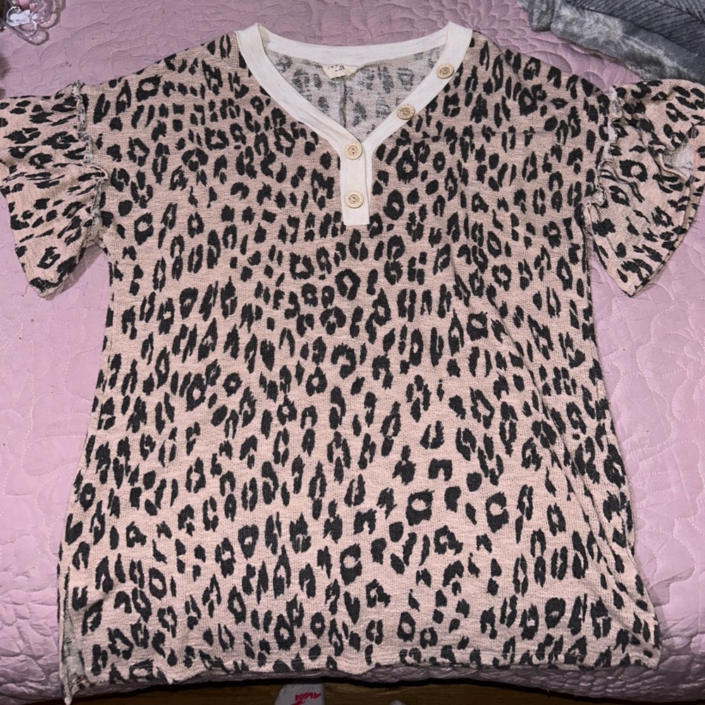 Leopard knitted top